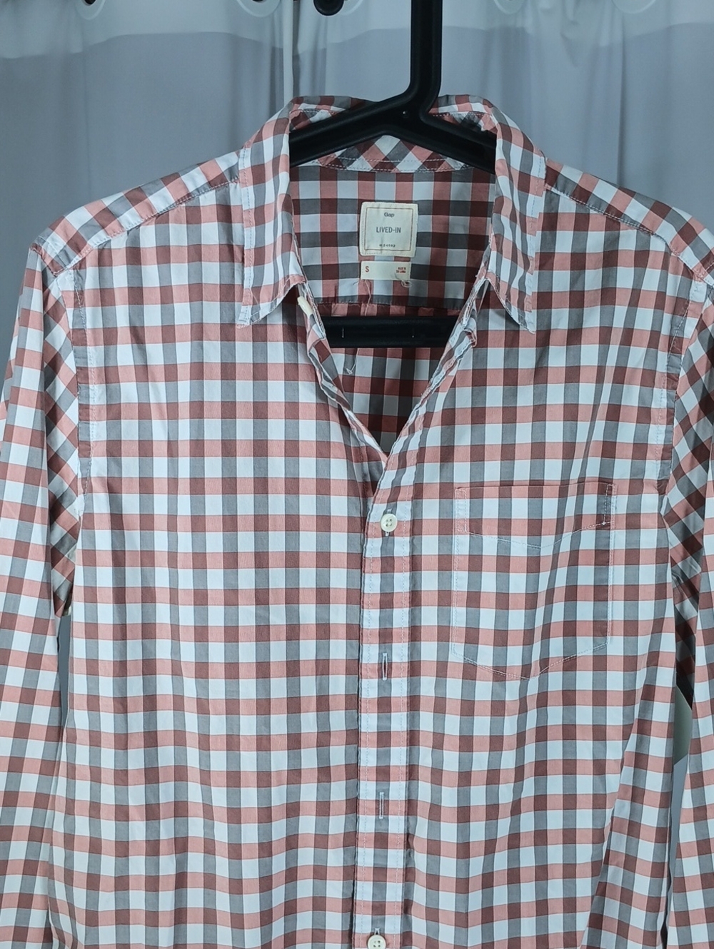 GAP Men's small pink and gray Gingham Button-Down cotton Shirt